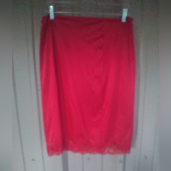 Women's Maidenform Red Nylon Half Slip Lace Lacey Lacy Size Medium Romantic Sexy - Picture 4 of 5